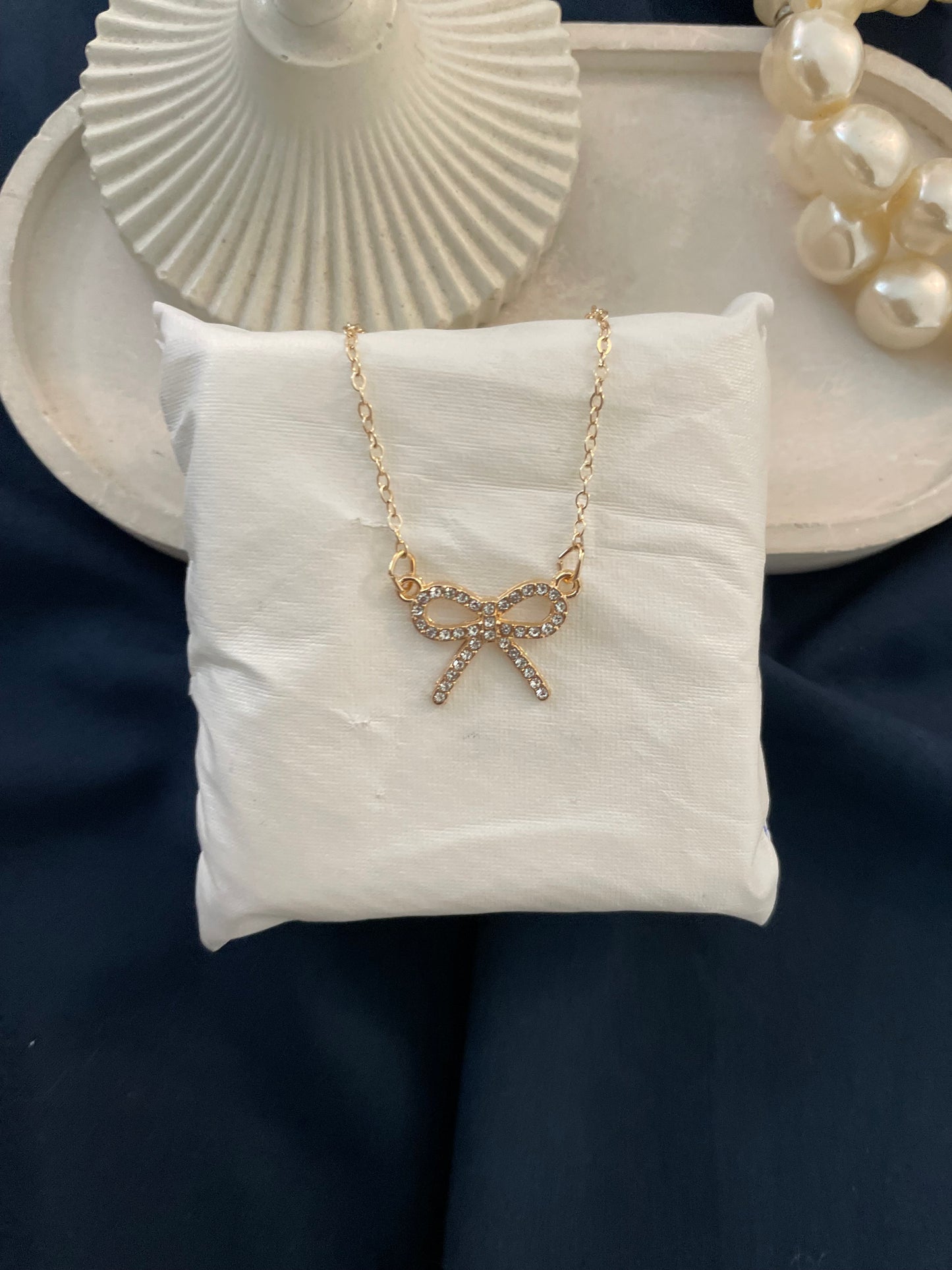 Bow pendant